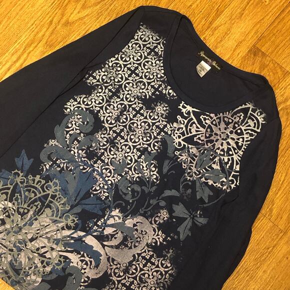 Appropriate Behavior Blue Gray Fleur-de-Lis Filigree Long Sleeve Shirt Size 1X ( - Picture 2 of 8